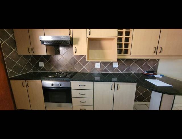 2 BEDROOM TOWNHOUSE FOR SALE IN ALBERTON NORTH